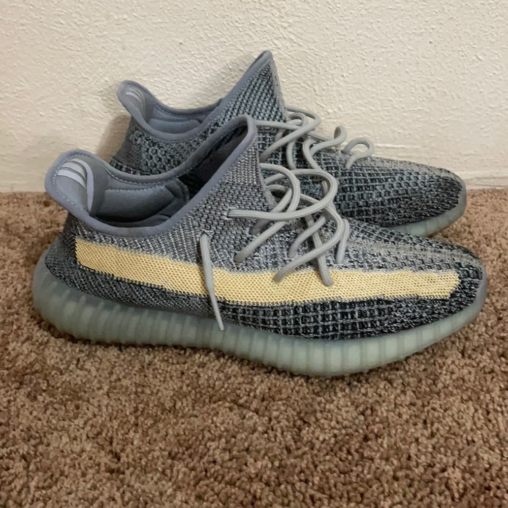Yeezy 350 v2 ash blue